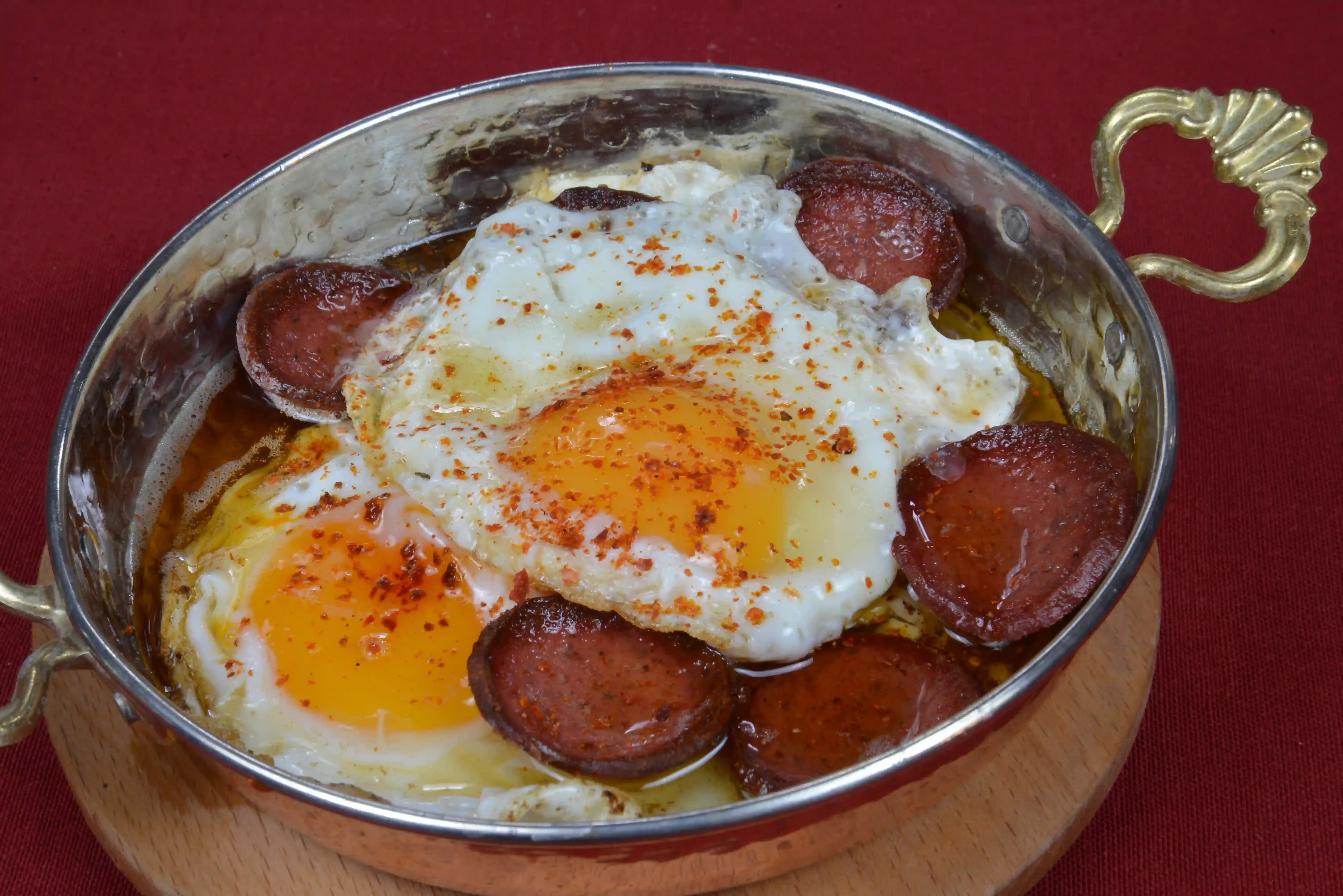 Sucuklu Yumurta